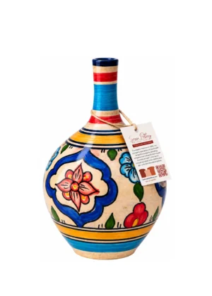 Vase artisanal fleuri – Pièce décorative aux motifs traditionnels